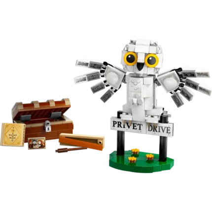 LEGO® Harry Potter™ Hedwig™ at 4 Privet Drive 76425